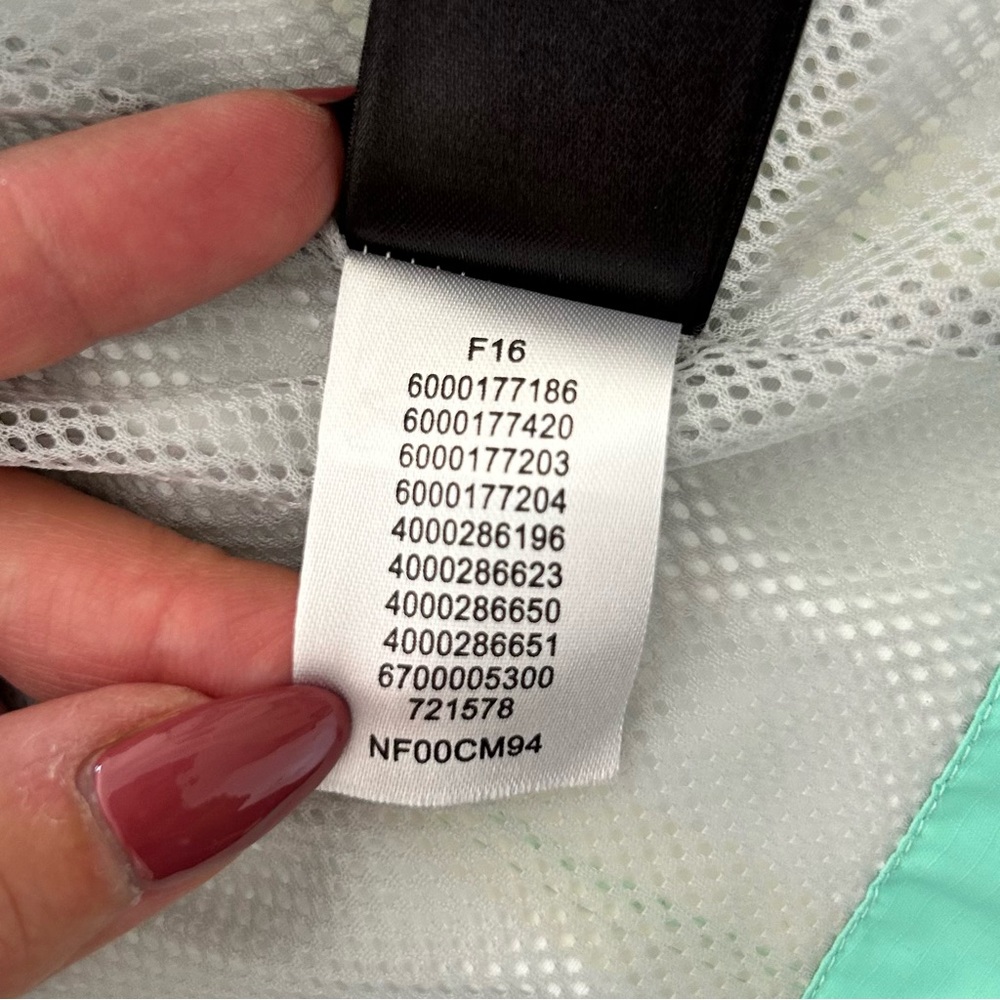 The North Face Windbreaker Jacket - Picture 14 of 14